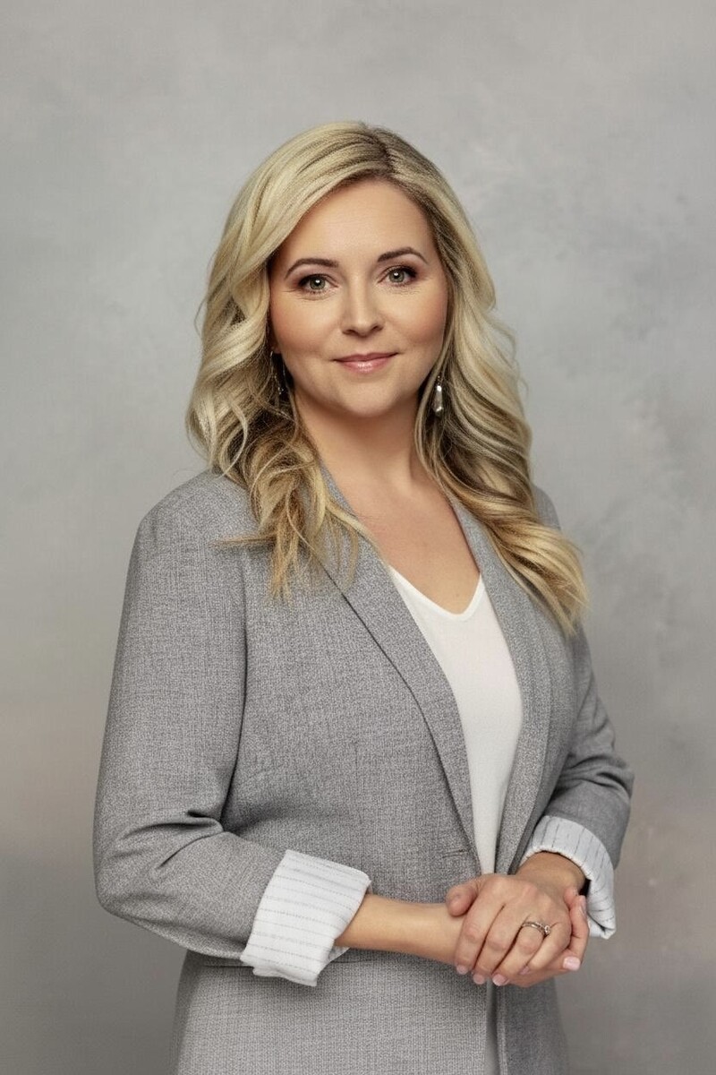 Lana Pivovar, Licensed Marriage and Family Therapist